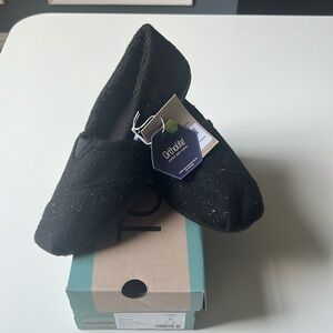Toms Alpargata Shoe, Women’s size 8, NIB